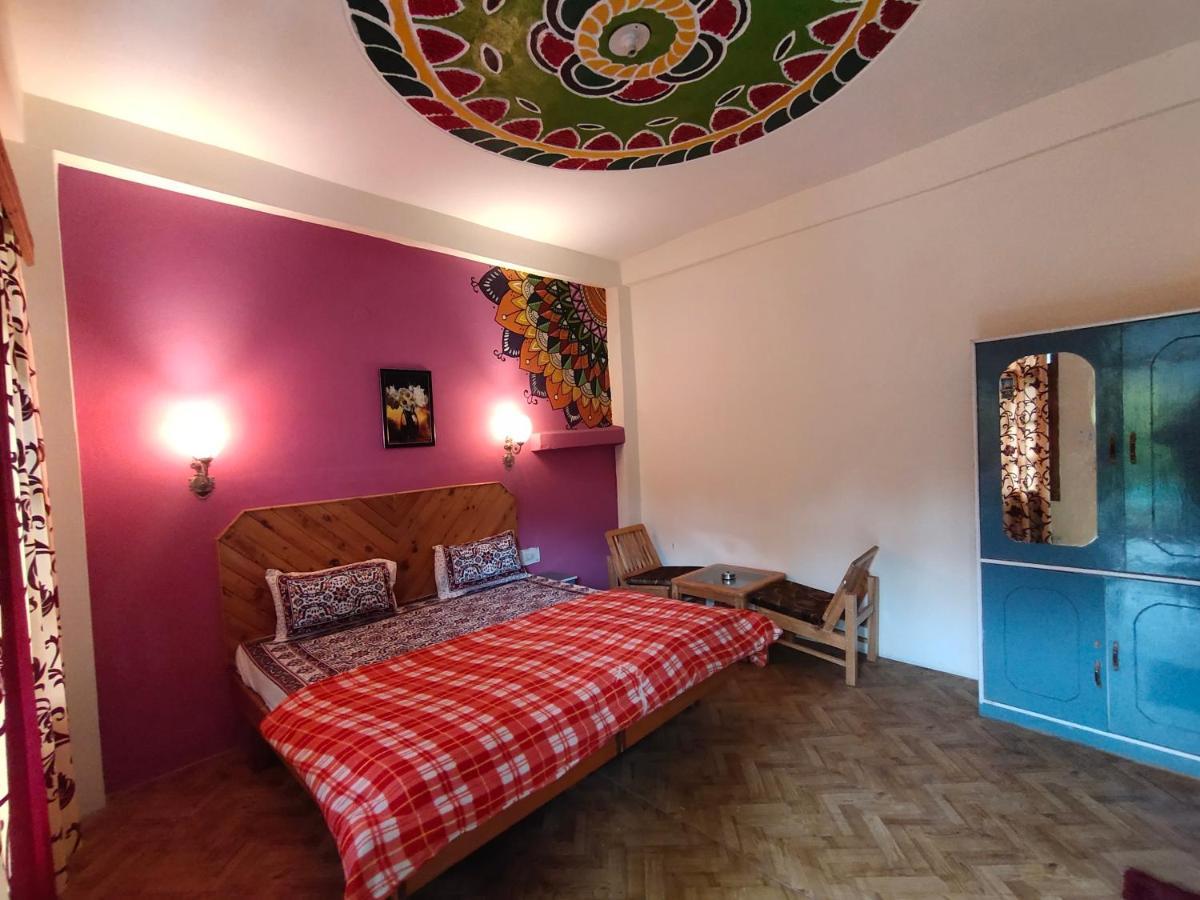 Хостел La Siesta India Manali Экстерьер фото