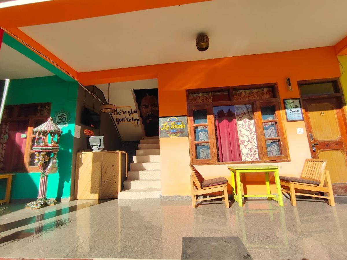 Хостел La Siesta India Manali Экстерьер фото