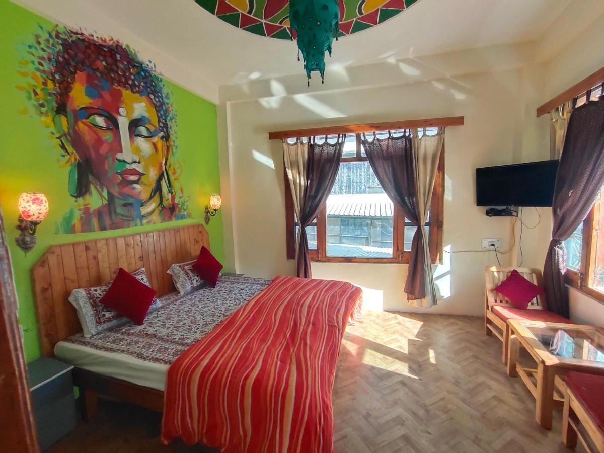 Хостел La Siesta India Manali Экстерьер фото