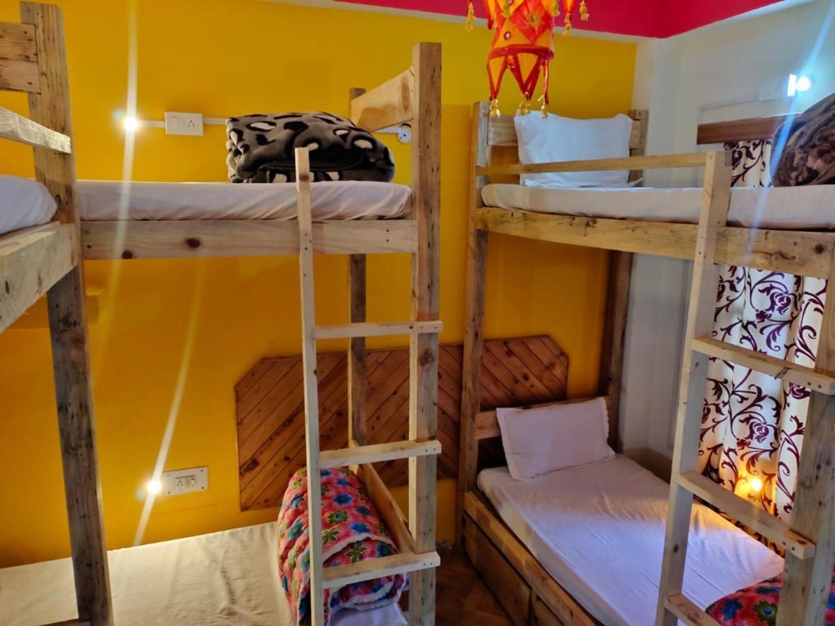 Хостел La Siesta India Manali Экстерьер фото