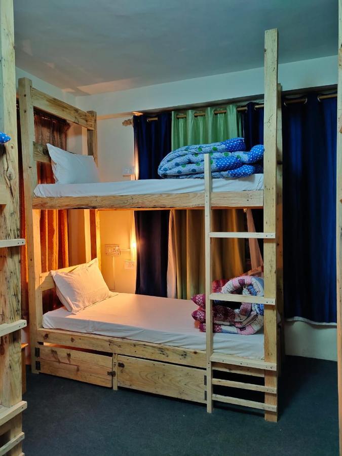 Хостел La Siesta India Manali Экстерьер фото