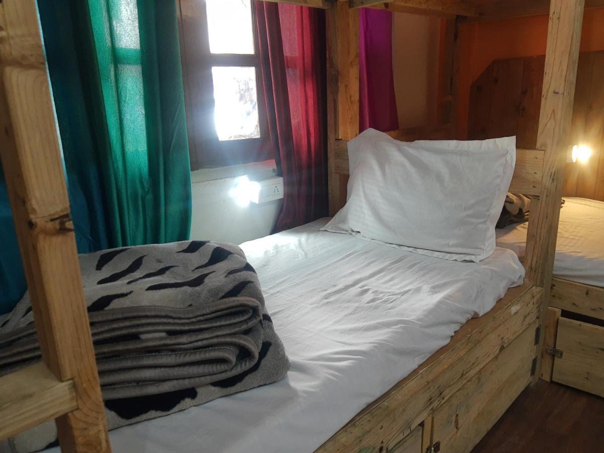 Хостел La Siesta India Manali Экстерьер фото