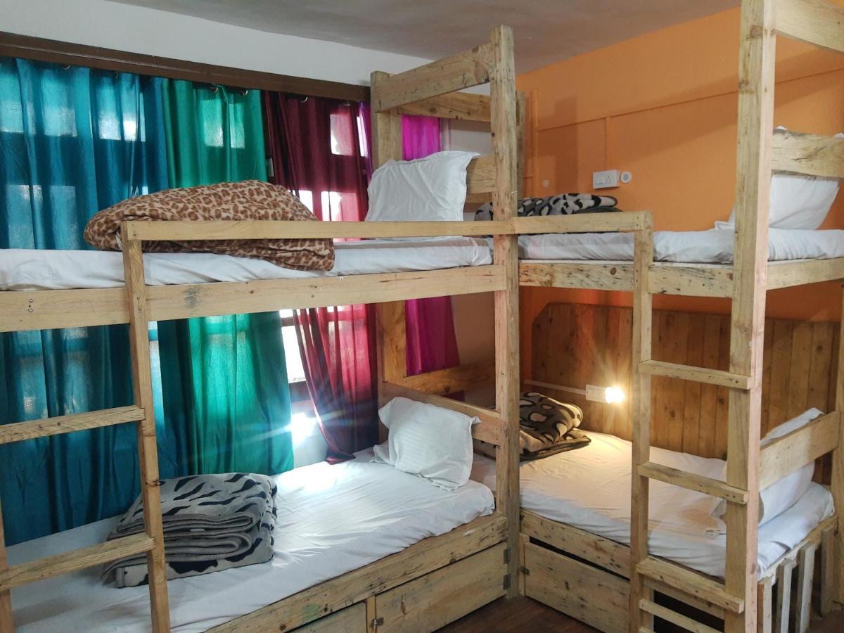 Хостел La Siesta India Manali Экстерьер фото